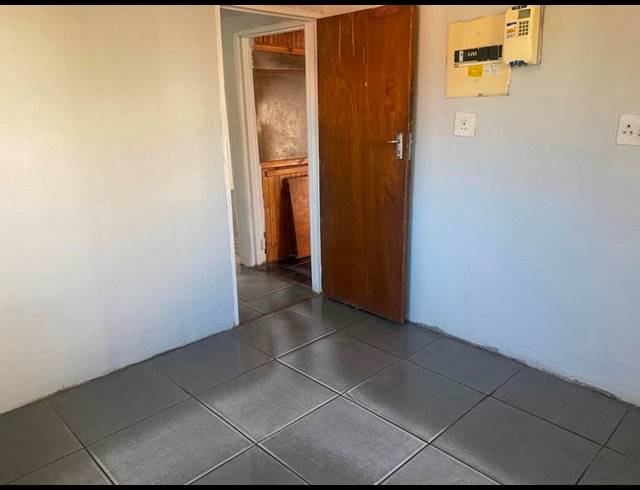 2 BEDROOM PROPERTY TO RENT IN EZIBELENI